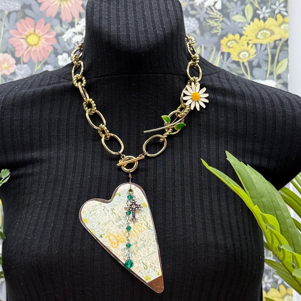 🌟Adorned Crown Jewelry assemblage yellow rusty heart daisy flower necklace
